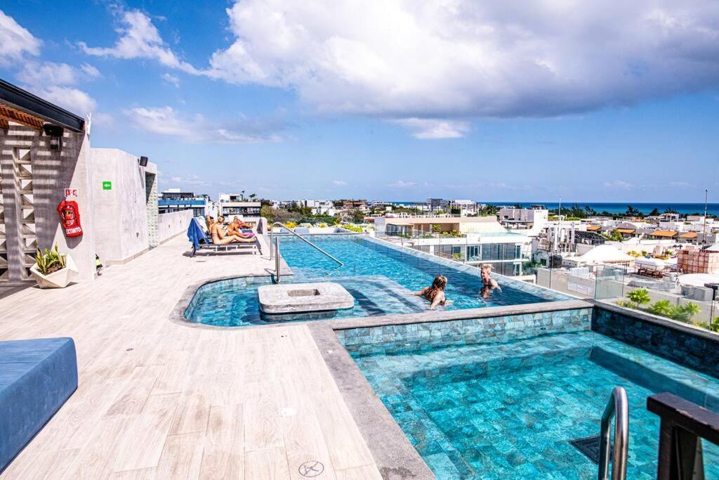 Ocean View Studio, Rooftop Pool, Steps From Hyatt Apartamento *