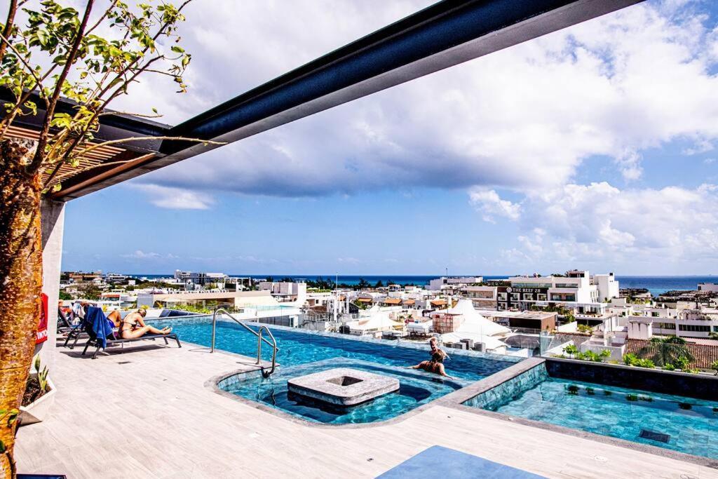 Ocean View Studio, Rooftop Pool, Steps From Hyatt Apartamento *